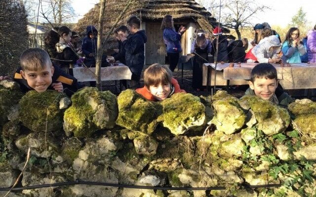 8d33785d-b652-4cd7-8d5c-5532e79c6198